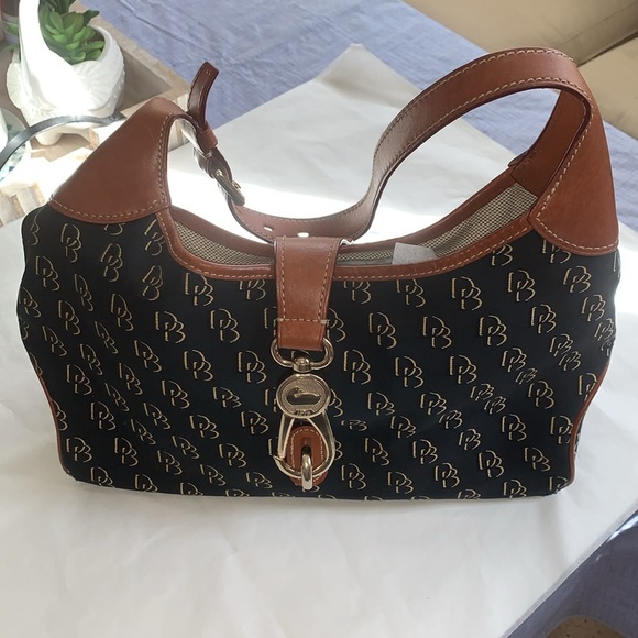 Gently Loved Dooney & Bourke Shoulder Bag - Picture 10 of 14